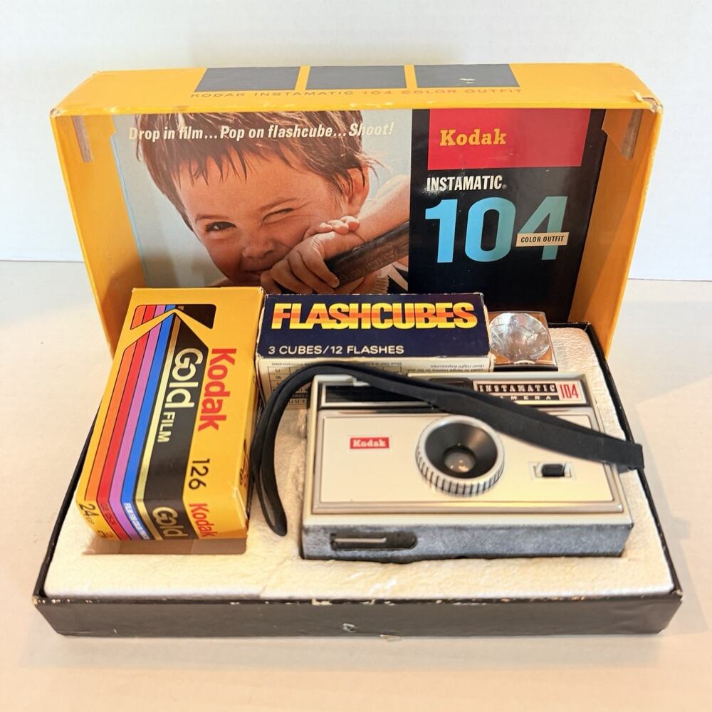 Vintage 1960s Kodak Instamatic 104 Color Outfit Camera original box